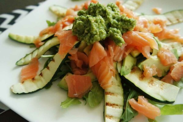 Courgette salade zalm