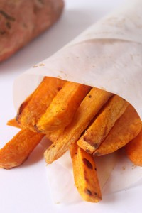 sweet potato fries 7 682x1024 200x300 - De gezonde en vooral lekkere varianten op junkfood