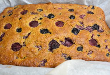 Recept: Havermout cake met vruchten