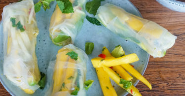 summer rolls met gemarineerde mango