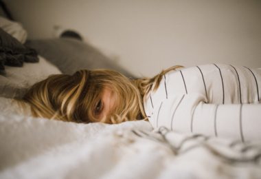 5 manieren om, volgens de experts, beter in slaap te kunnen vallen