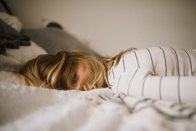 5 manieren om, volgens de experts, beter in slaap te kunnen vallen