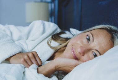 Vier dingen die je beter niet kan doen vlak voordat je gaat slapen